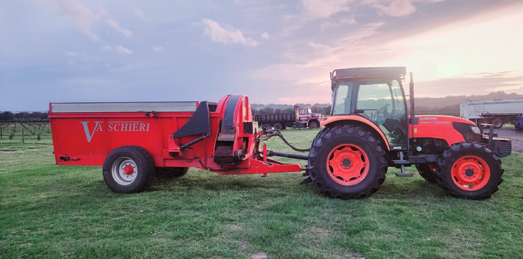 NUTRI-SPREAD mulch spreading 